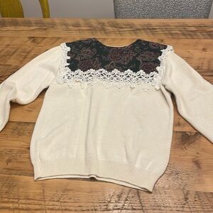 Scott McClintock vintage crewneck sweater with bib collar and lace detail